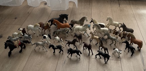 Stück schleich pferde - 33,